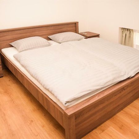Centrum Apartman Cegléd Екстериор снимка